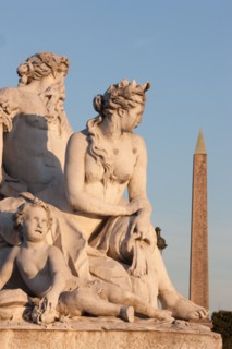 France, Region Ile de France, Paris 8e arrondissement, place de la Concorde, depuis les terrasses du jardin des Tuileries, Tour Eiffel, obelisque de Louxor, fontaine,