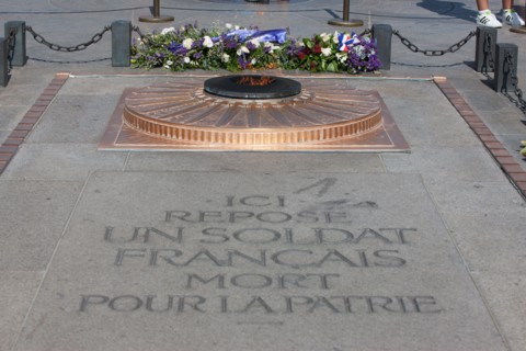 France, Region Ile de France, Paris 8e arrondissement, place Charles de Gaulle, place de l'Etoile, Arc de Triomphe, tombe du soldat inconnu, flamme