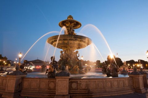 France, Region Ile de France, Paris 8e arrondissement, place de la Concorde, fontaines, obelisque, tombee de la nuit,