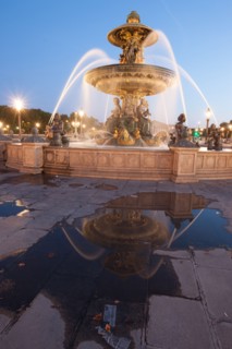 France, Region Ile de France, Paris 8e arrondissement, place de la Concorde, fontaines, obelisque, tombee de la nuit,