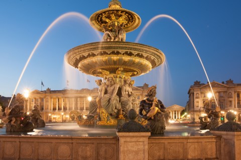 France, Region Ile de France, Paris 8e arrondissement, place de la Concorde, fontaines, obelisque, tombee de la nuit,