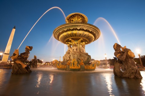 France, Region Ile de France, Paris 8e arrondissement, place de la Concorde, fontaines, obelisque, tombee de la nuit,