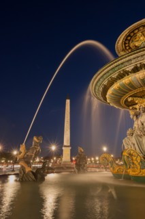France, Region Ile de France, Paris 8e arrondissement, place de la Concorde, fontaines, obelisque, tombee de la nuit,