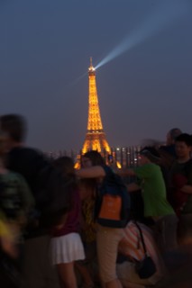 France, Region Ile de France, Paris 8e arrondissement, place Charles de Gaulle, place de l'Etoile, au sommet de l'Arc de Triomphe en soiree, panorama, eclairage,