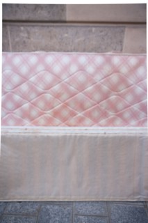 France, Region Ile de France, Paris, matelas abandonne