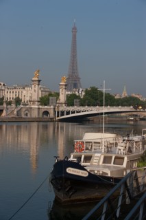 France, Region Ile de France, Paris 7e arrondissement, quai des Tuileries, la Seine et la Tour Eiffel, Pont Alexandre III,