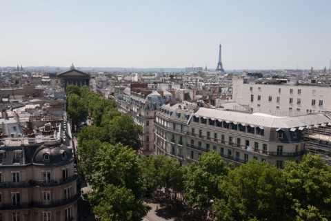 France, Region Ile de France, Paris 18e arrondissement, panorama avec la Tour Eiffel, depuis la terrasse du Printemps, restaurant Deli-Cieux,