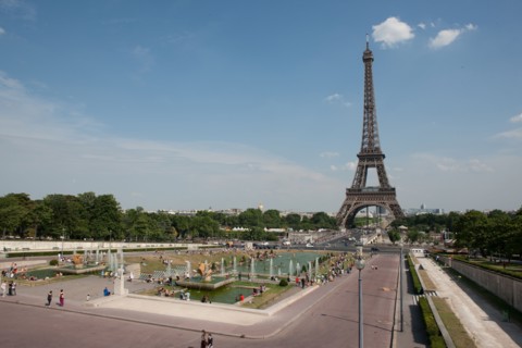 France, Region Ile de France, Paris 16e arrondissement, jardins du Trocadero, bassins et fontaine, baigneurs, canicule,