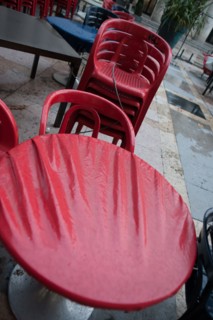 France, Region Ile de France, Paris 16e arrondissement, avenue du President Wilson, Palais de Tokyo, fermeture, terrasse non installee, matin,