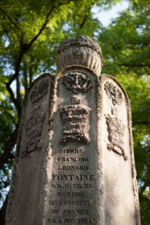 France, Region Ile de France, Paris 20e arrondissement, cimetiere du Pere Lachaise, 28e division, sepulture des architectes Bernier, Percier et Fontaine, stele avec des symboles maconniques dessines p...