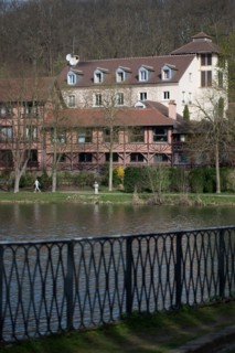 France, Region Ile de France, Hauts de Seine, Ville d'Avray, 53 rue de Versailles, Etangs de Corot, auberge Cabassud, les Paillottes,