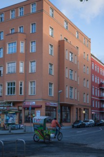 Allemagne (Germany), Berlin, Prenzlauer Berg, Oderberger Strasse, velotaxi, circulation,