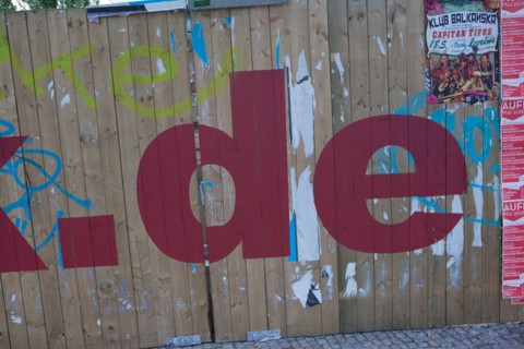 Allemagne (Germany), Berlin, Penzlauer Berg, Prenzlauer Allee, rue, mur, terminaison internet