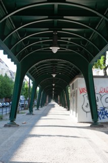Allemagne (Germany), Berlin, Prenzlauer Berg, sous les voies du S-Bahn, arches,
