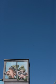 Allemagne (Germany), Berlin, Friedrichshain, immeuble, ancien Berlin Est, East Side Gallery, artistes ayant realise des oeuvres sur le mur,