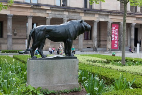 Allemagne (Germany), Berlin, Museuminsell (Ile aux Musees), Nationalgalerie, Musee des Beaux-Arts, colonnade