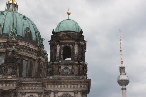 Allemagne (Germany), Berlin, Museuminsell (Ile aux Musees), Altes Museum, Berliner Dom, eglise, dome, coupole, Tour Fernsehturm, tour de television de Berlin Est,