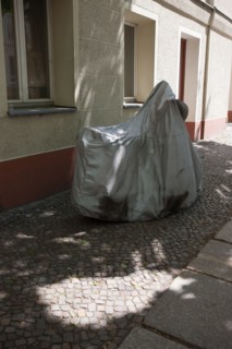 Allemagne (Germany), Berlin, Prenzlauer Berg, deux roues bache,