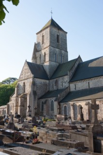 France, region Haute Normandie, Seine Maritime, pays des hautes falaises, Etretat, cimetiere, eglise,