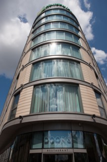 France, Ile de France, Hauts-de-Seine, ville de Clichy-la-Garenne, place des Nations Unies, hotels, Holiday Inn, Ibis,
Mention obligatoire : CRT PIdF