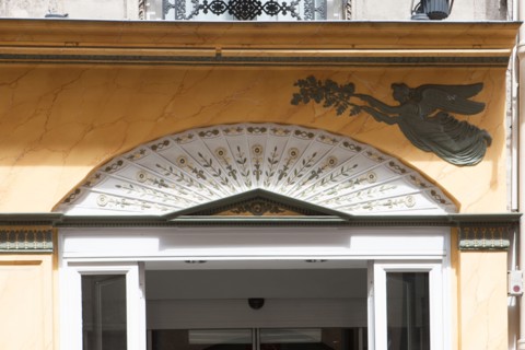 France, Ile de France, Paris, 8e arrondissement, 6 rue Chauveau Lagarde, restaurant, ancienne facade Empire