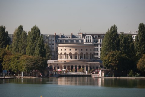 France, Ile de France, Paris, 19e arrondissement, bassin de la Villette, rotonde, architecte Claude-Nicolas Ledoux, pavillon d'octroi, ancienne barriere de Paris, metro Stalingrad,