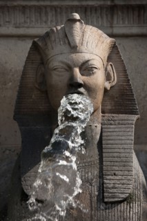 France, Ile de France, Paris 1er arrondissement, place du Chatelet, Fontaine du Palmier, sculpture, architecte Gabriel Davioud, sculpteur Henri-Alfred Jacquemart, sphinx, Egypte,