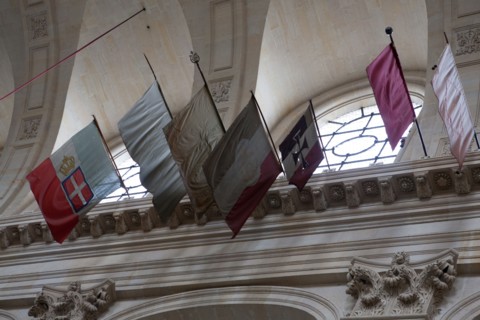 France, Ile de France, Paris 7e arrondissement, cathedrale Saint Louis des Invalides, nef avec drapeaux pris a l'ennemi par les troupes de Napoleon 1er,
