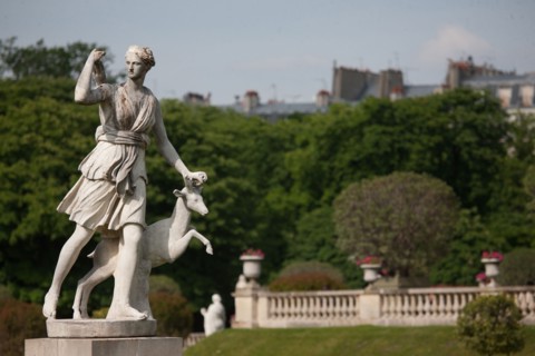 France, Ile de France, Paris, 6e arrondissement, Jardin du Luxembourg, pelouse centrale, statue de Diane chasseresse, sculpture,