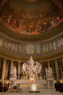 France, Ile de France, Paris 8e arrondissement, eglise de la Madeleine, voute du choeur, Napoleon 1er, peinture, autel,