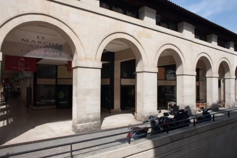 France, Ile de France, Paris 6e arrondissement, marche Saint-Germain, arcades, commerce, architecte Jean Blondel,