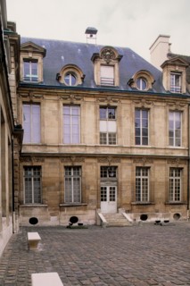 France, Ile de France, Paris 5e arrondissement, 47 quai des Tournelles, Hotel Miramion, ancien musee de la Medecine, desormais propriete privee, facade sur cour,
