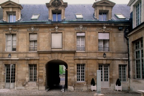 France, Ile de France, Paris 5e arrondissement, 47 quai des Tournelles, Hotel Miramion, ancien musee de la Medecine, desormais propriete privee, facade sur cour,