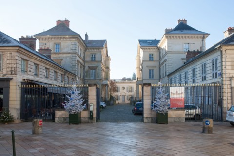 France, Ile de France, Yvelines, Rambouillet, place du Roi de Rome, palais du Roi de Rome, pavillons et ailes, Napoleon 1er,
