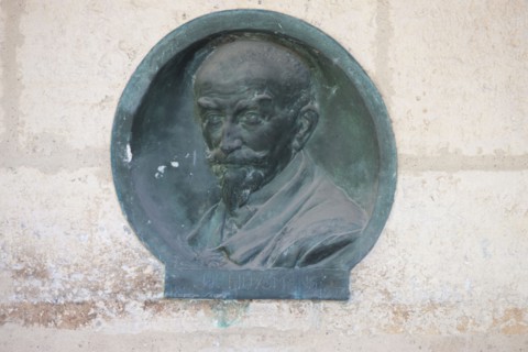 France, Ile de France, Paris 5e arrondissement, cloitre de l'eglise Saint-Severin, ancien charnier, cimetiere, portrait de Joris-Karl Huysmans