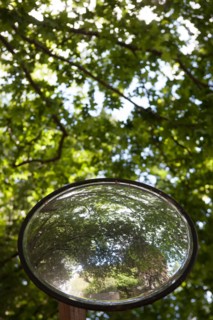 France, Région Ile de France, Paris 6e arrondissement, Jardin du Luxembourg, miroir rond, reflet