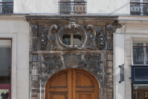 France, Région Ile de France, Paris 6e arrondissement, Rue Saint Sulpice, détail de façade, imposte