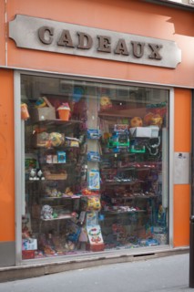 France, Région Ile de France, Paris 6e arrondissement, Rue de Fleurus, façade d'un magasin de