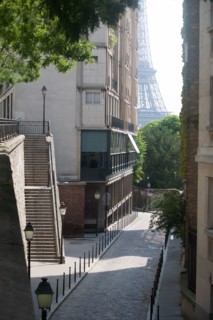 France, Région Ile de France, Paris 16e arrondissement, Rue Berton, en contrebas de la rue