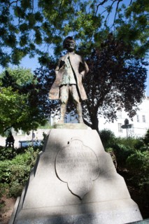 France, Région Ile de France, Paris 18e arrondissement, Montmartre, Square Nadar, statue du