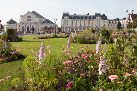 Cabourg, Place Du Casino Et Grand Hôtel