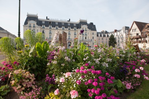 Cabourg, Place Du Casino Et Grand Hôtel