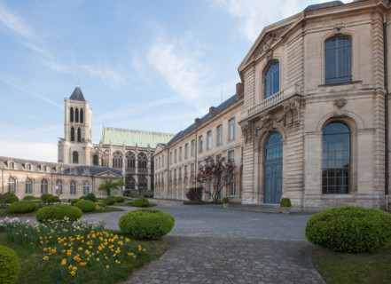 Maison D'Eductaion D'Ela Legion D'Honneur, Cour D'Honneur