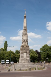 Bois De Vincennes, Carrefour De La Pyramide
