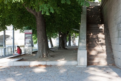 Quai Francois Mitterrand (Quai Des Tuileries) Berges de Seine, Embarcadere Batobus