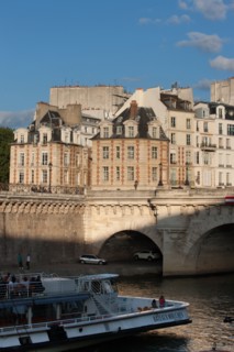 Ile De La Cite, Pavillons de la Place Dauphine donnant sur Le Pont Neuf