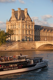 Pont du Carrousel Et Pavillon De Flore Du Musée du Louvre,