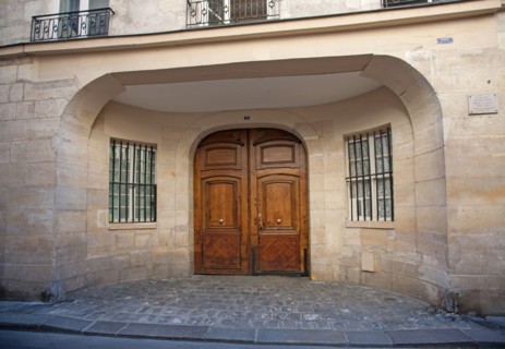 21 rue Visconti, La (Fausse Mort De Racine) Portail