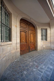 21 rue Visconti, La (Fausse Mort De Racine) Portail