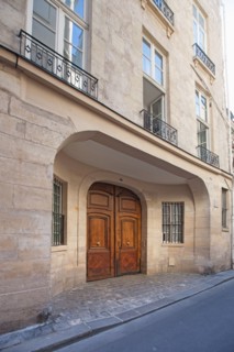 21 rue Visconti, La (Fausse Mort De Racine) Portail